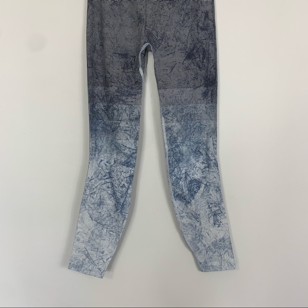 Lululemon Ebb To Train Tight Luna White Black Wash Leggings Size 2 - Picture 4 of 12